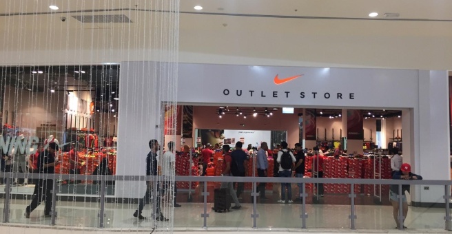 Dubai mall cheap nike outlet