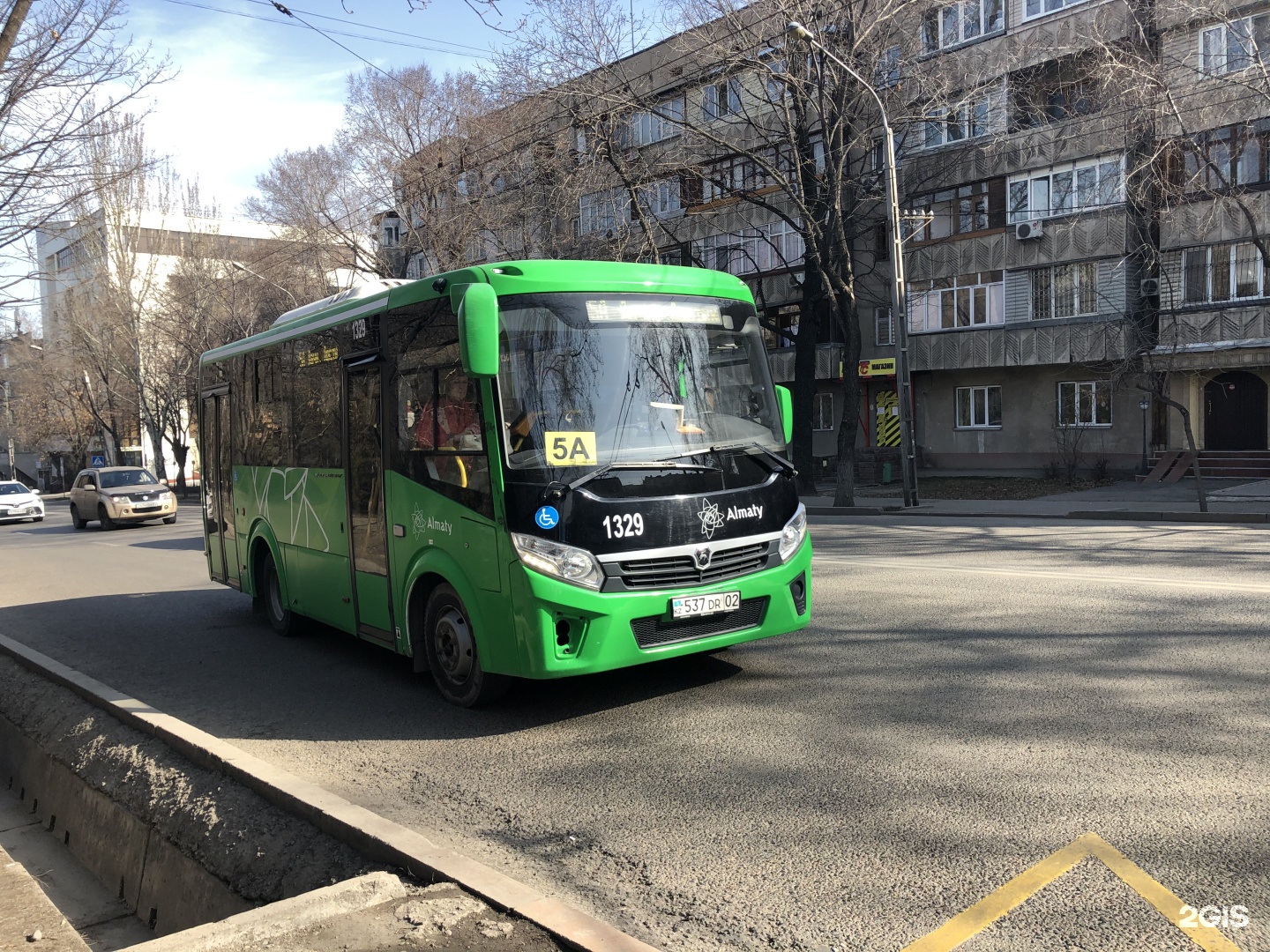 Маршрутка пятерка. Автобус пятерка. Маршрутка 5. Автобусы Алматы. Маршрут алматинского 42 автобуса.