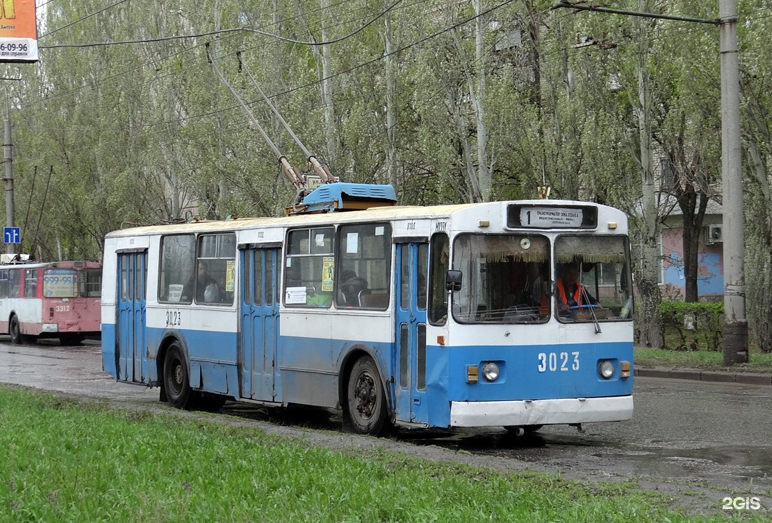 Троллейбус тольятти. ЗИУ 682 В Тольятти. ЗИУ-682в в00. Троллейбус 3023 Тольятти. Троллейбус 3322 Тольятти.