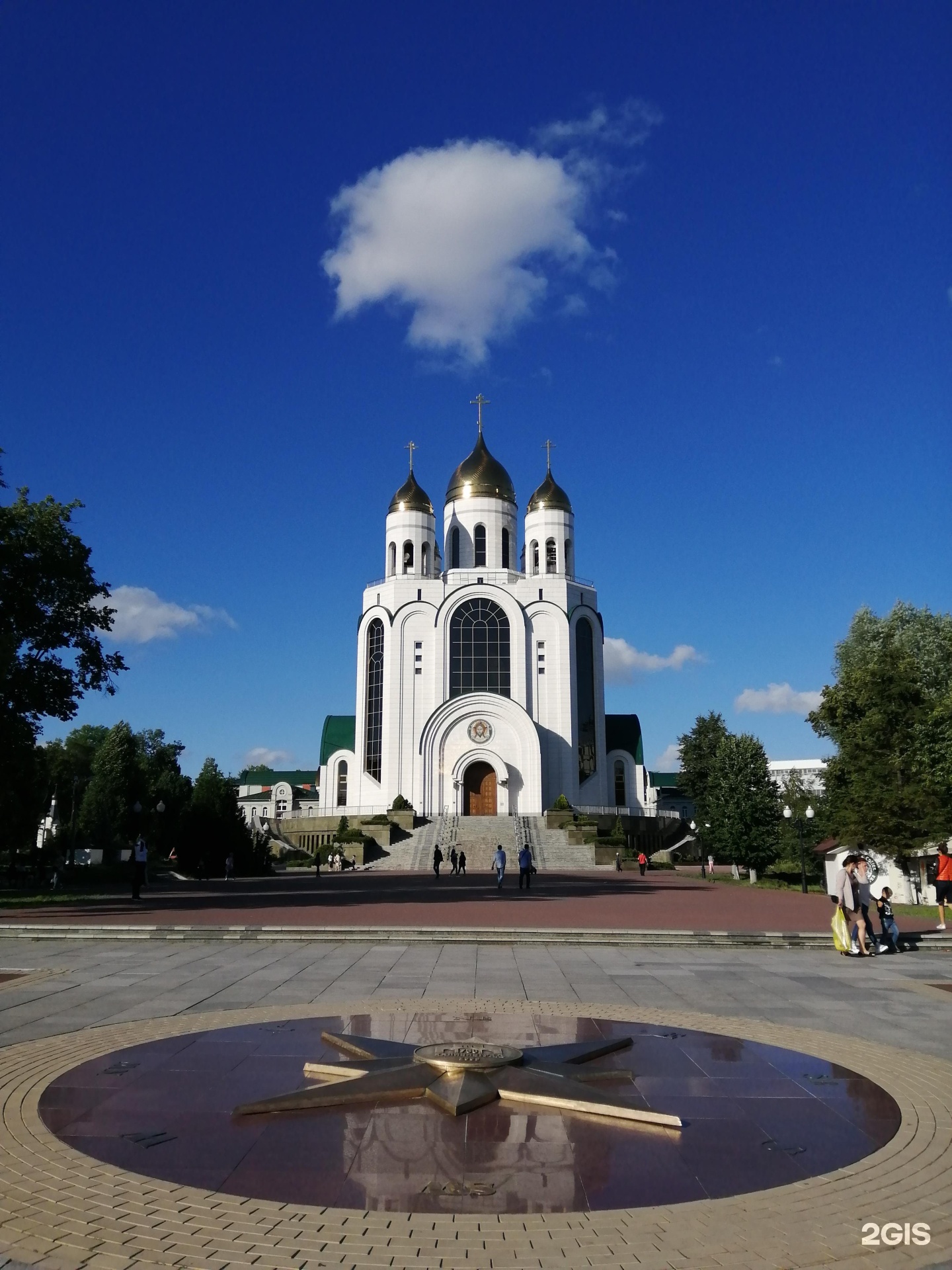 Площадь победы калининград фото. Кафедральный собор Христа Спасителя Калининград. Площадь Победы Калининград. Храм Христа Спасителя Калининград. Площадь Победы и храм Христа Спасителя Калининград.