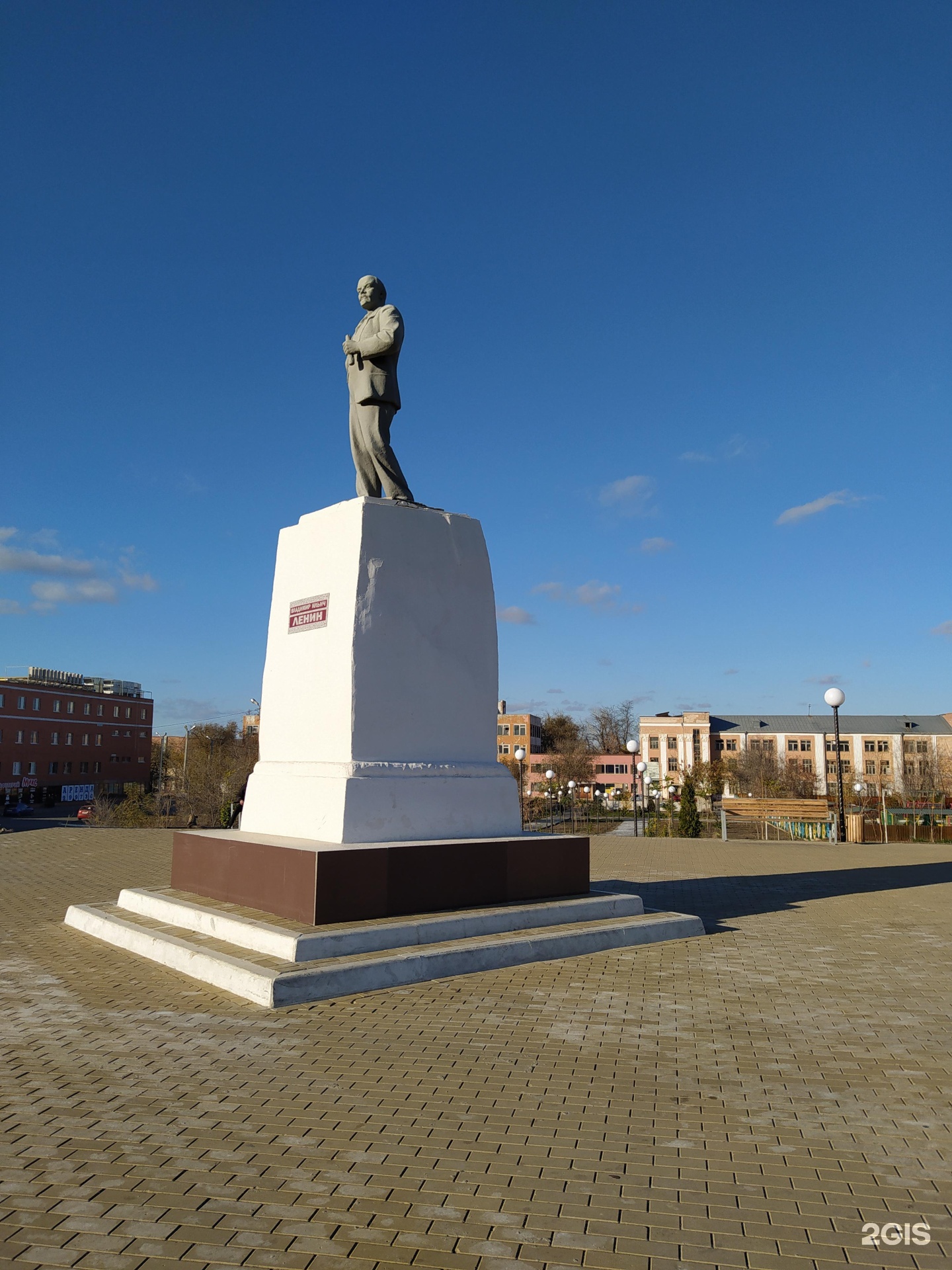 старая площадь ленина в астрахани