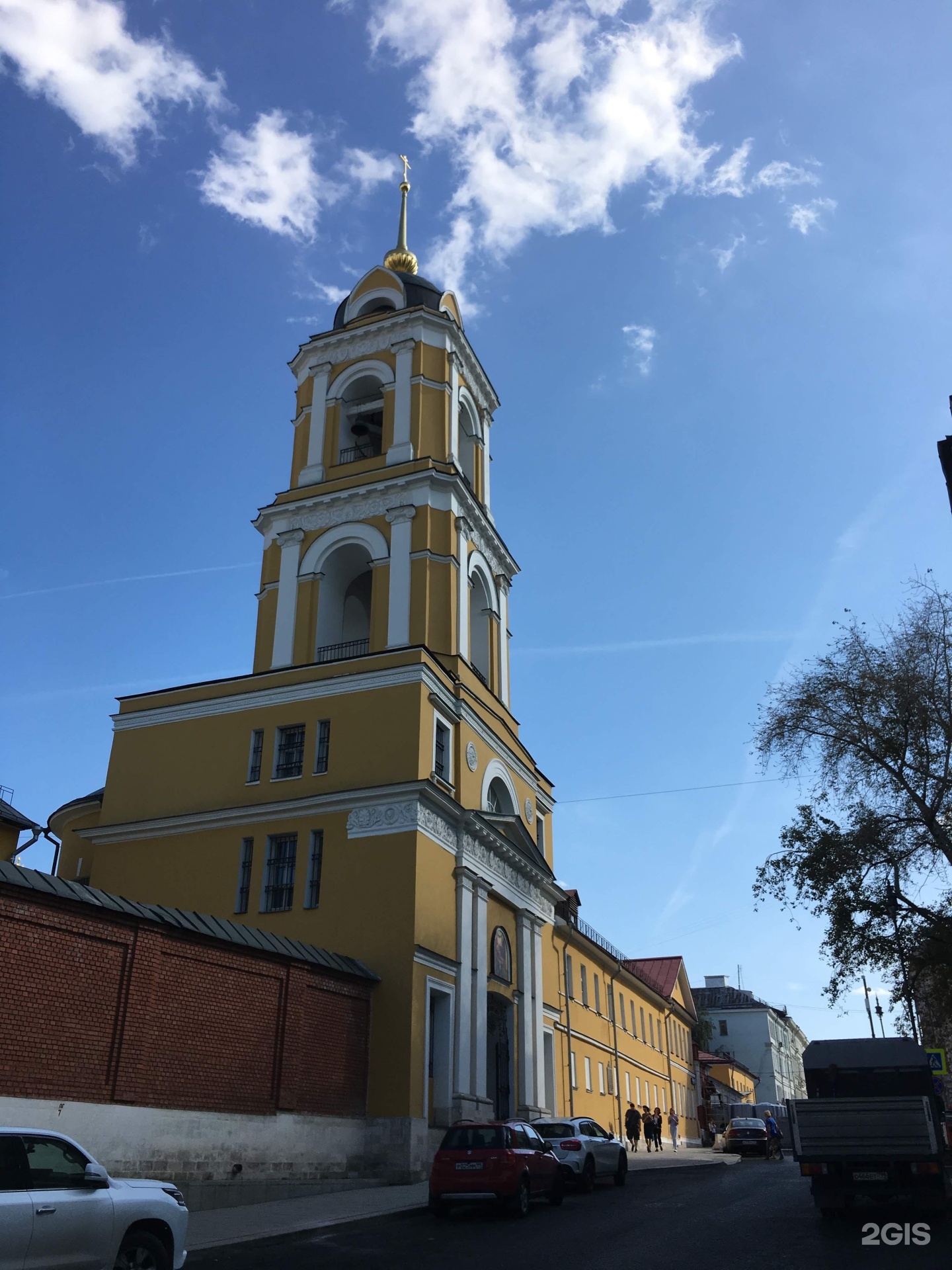 Рождественка 12. Собор Рождества Богородицы Москва Рождественка. Храм Рождественка 20. Храм Евгения в Москве. Рождественский храм Рождественка тим.