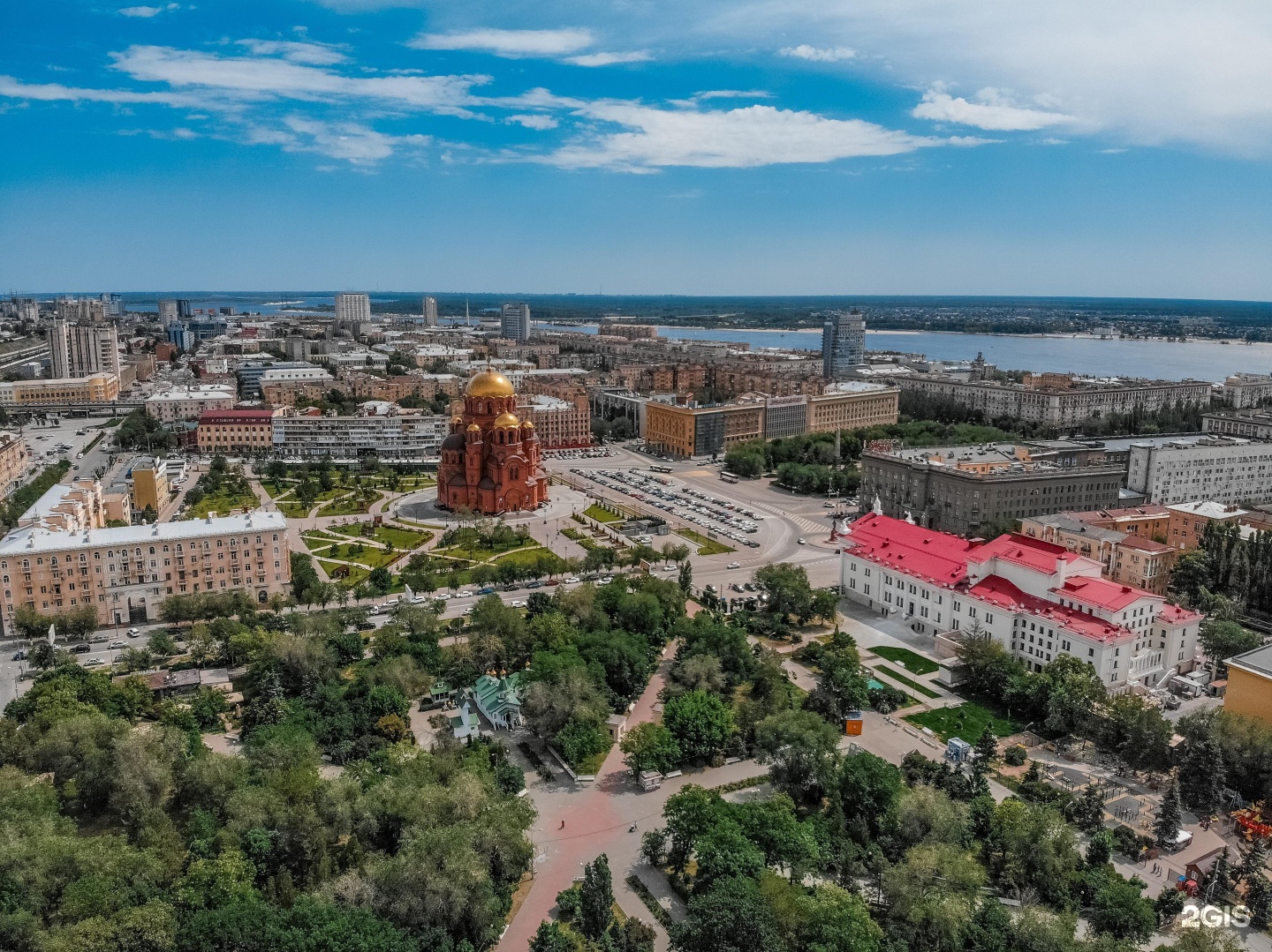 Комсомольском саду волгограда. Комсомольский сад Волгоград. Волгоград центр с высоты птичьего полета. Площадь павших борцов Волгоград. Комсомольский сад Волгоград вид сверху.