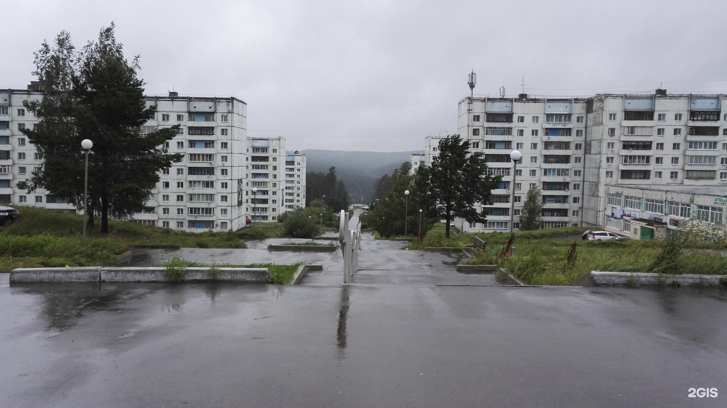 Микрорайон зеленый фото. Микрорайон зеленый Иркутск. Военный городок зеленый Иркутск. Микрорайон зелёный Иркутск воинская. Микрараён зелёный Иркутск.