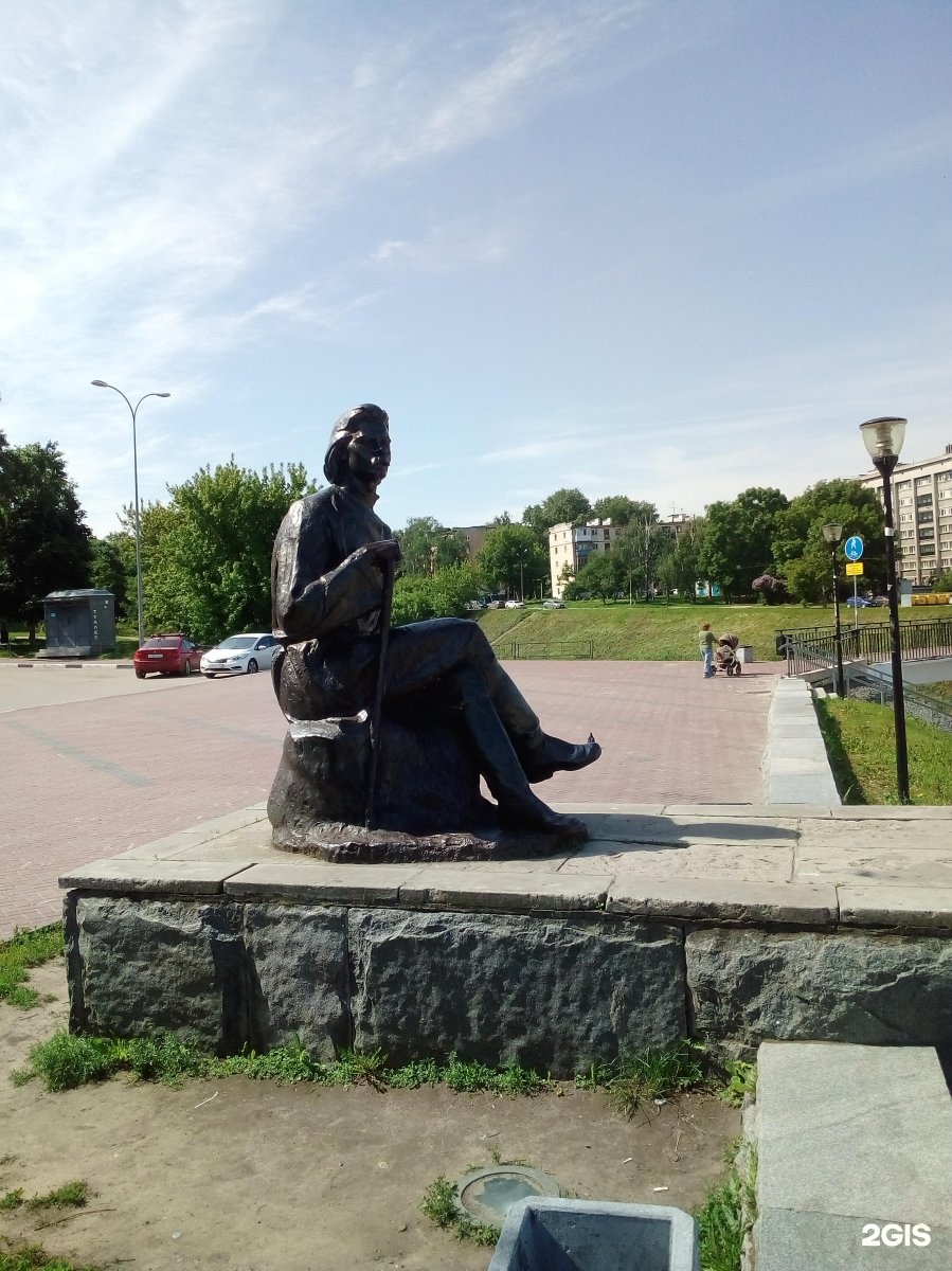 Памятник Горькому в Нижнем Новгороде