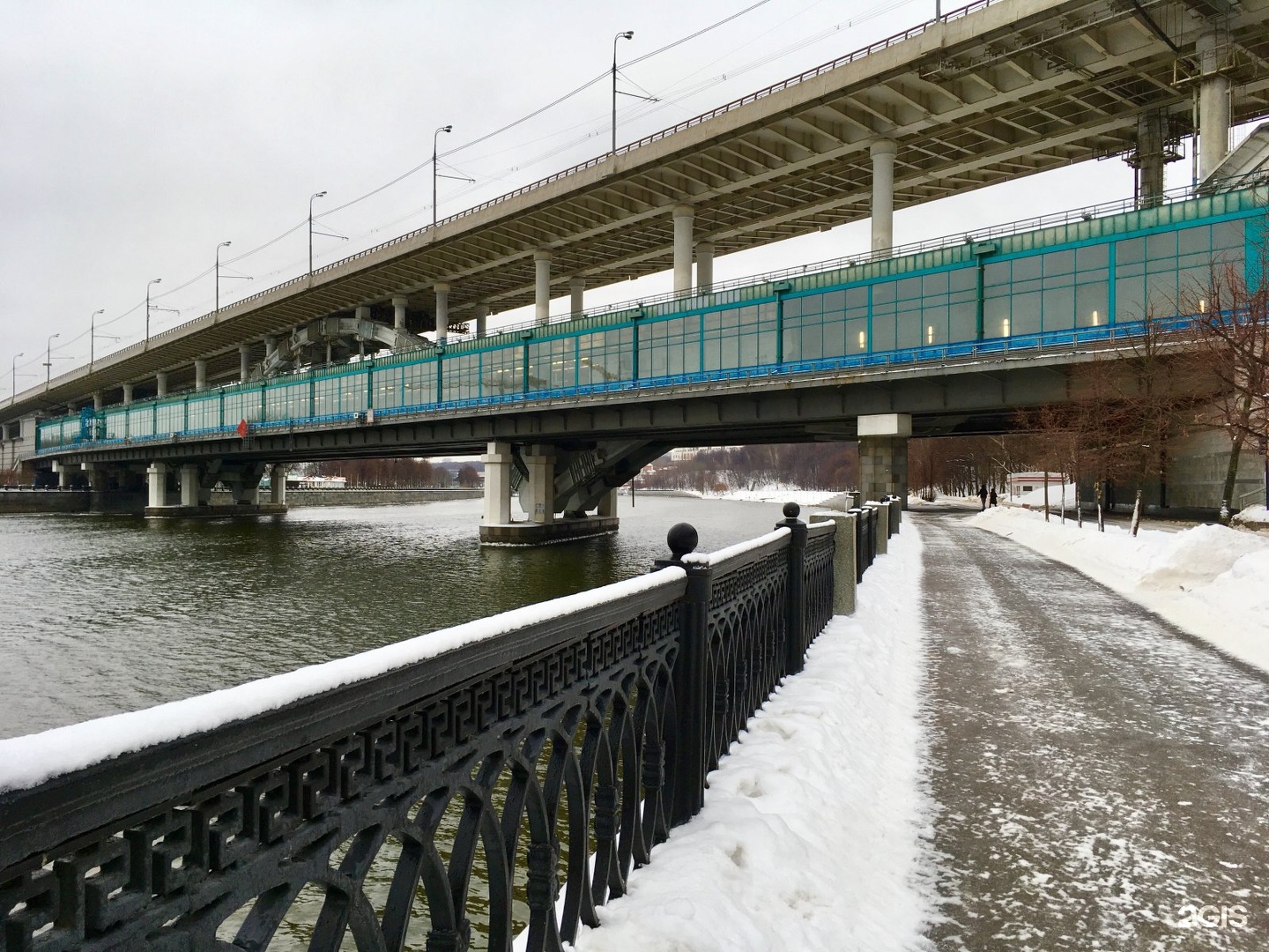 москва воробьевская набережная