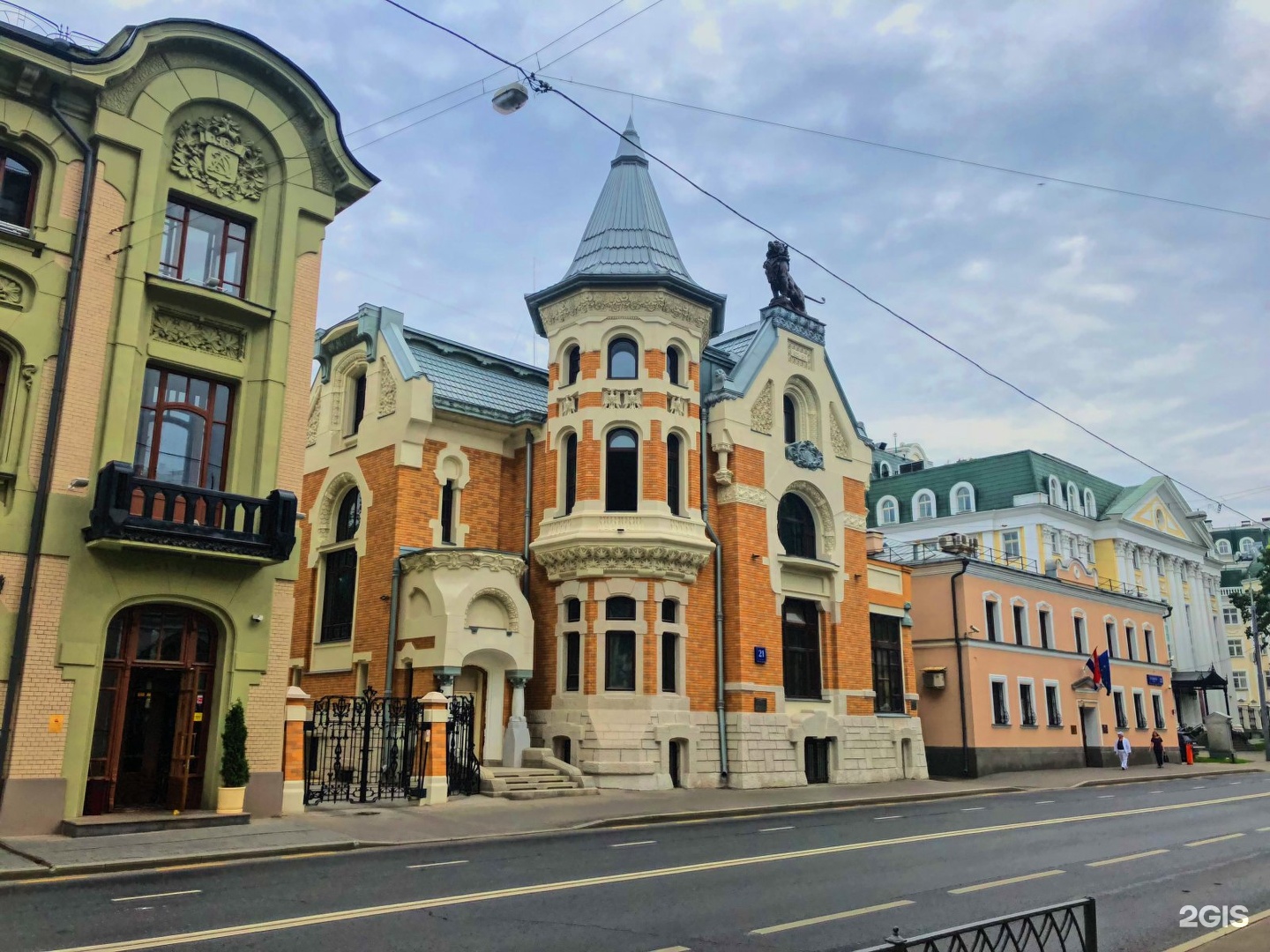 Улица остоженка в москве