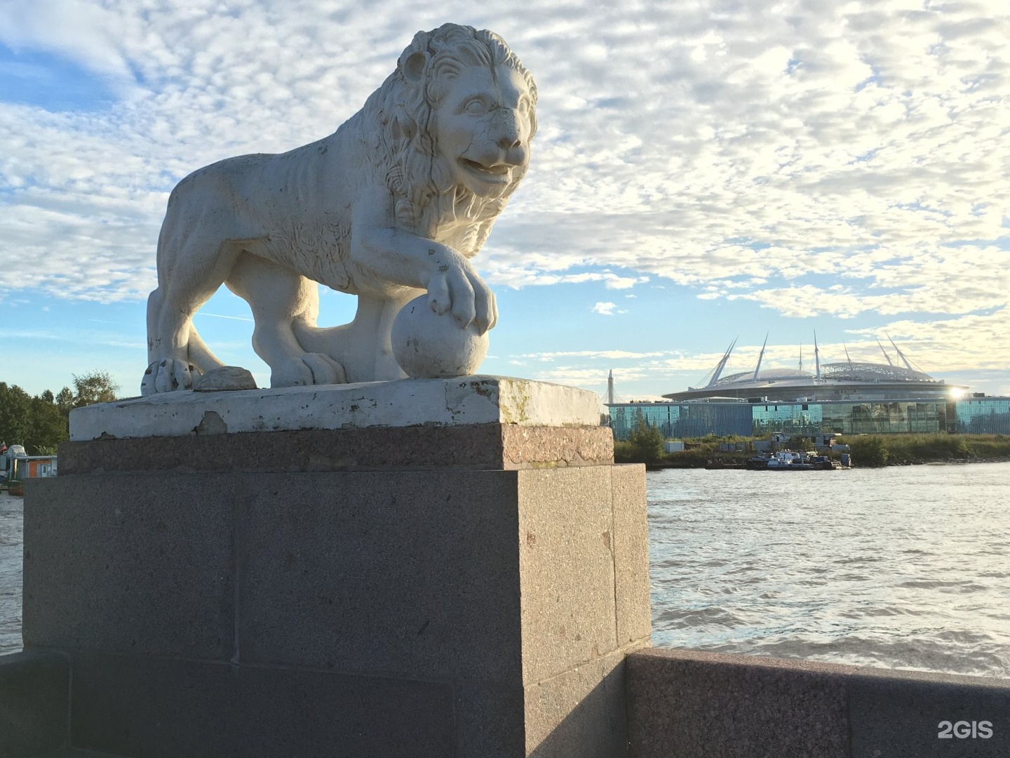 Львы санкт петербурга. Статуи Львов в Санкт-Петербурге. Статуя Льва в Санкт-Петербурге. Учалы Лев статуя. Скульптура Льва СПБ.