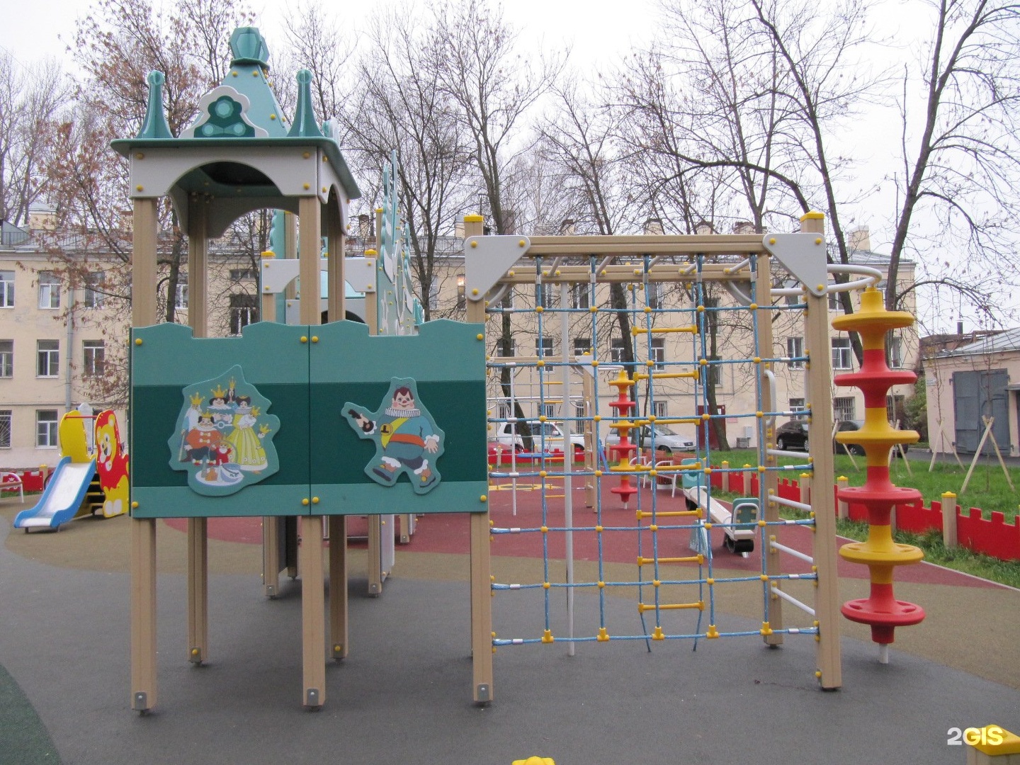 Новые площадки санкт петербург. Детские площадки в Санкт-Петербурге. Площадки в Питере. Детские площадки в Питере. Левашово детская площадка СПБ.