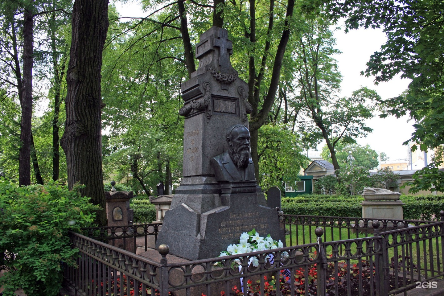 Александро-Невская Лавра могила Достоевского
