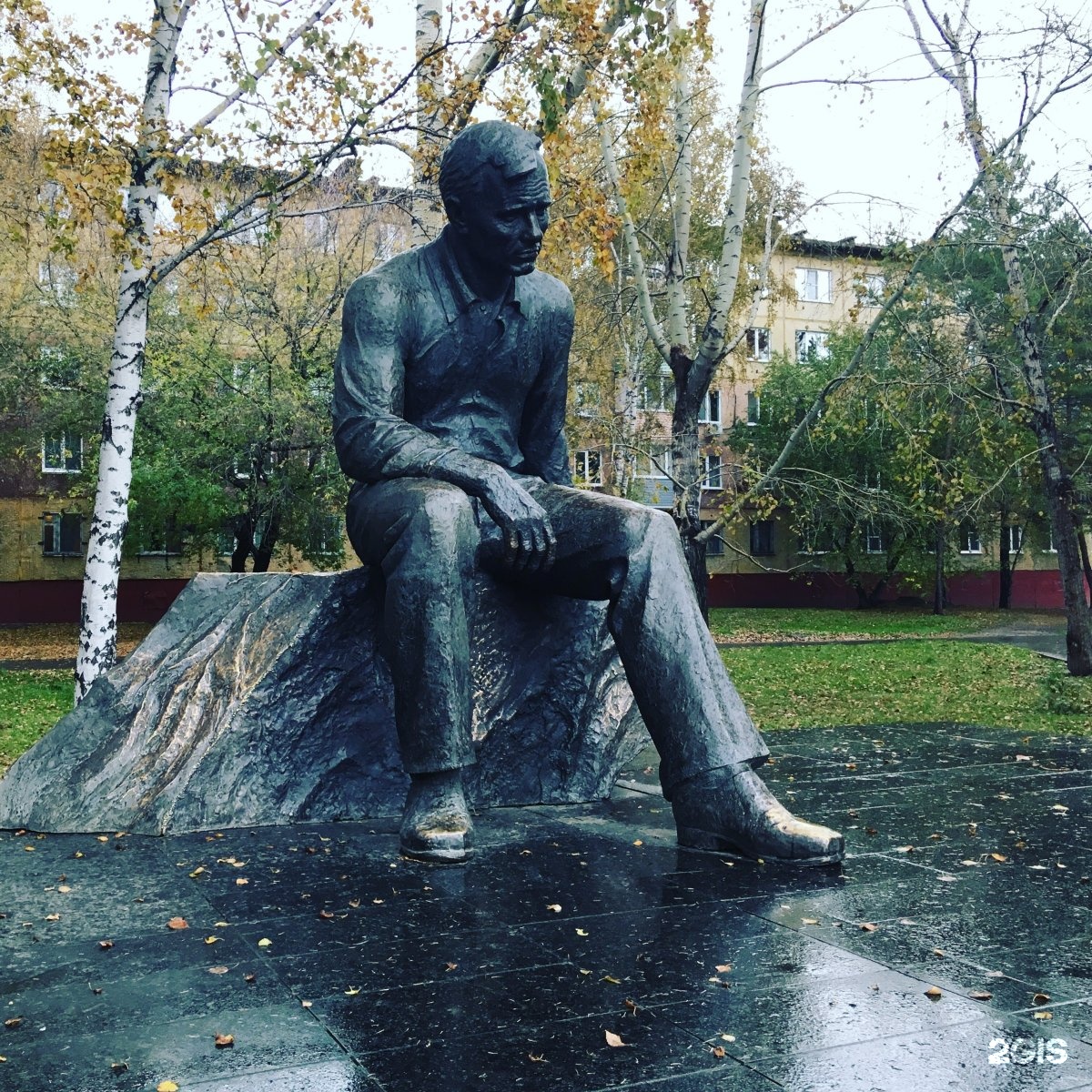 Памятник Шукшину в Барнауле