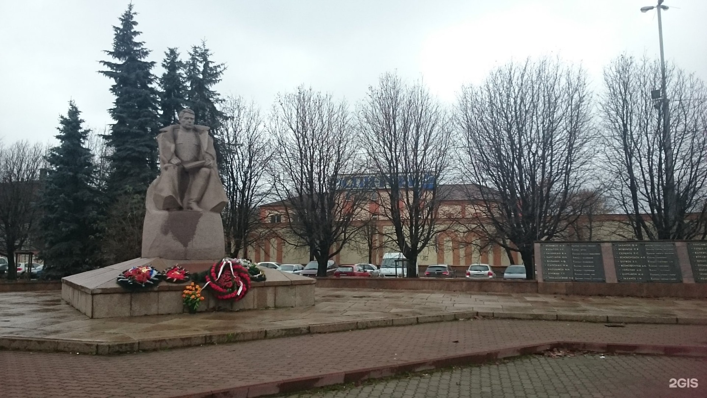 Василевский калининград. Площадь Василевского Калининград. Памятник маршалу Василевскому в Калининграде. Площадь Маршала Василевского. Площадь Василевского 2.