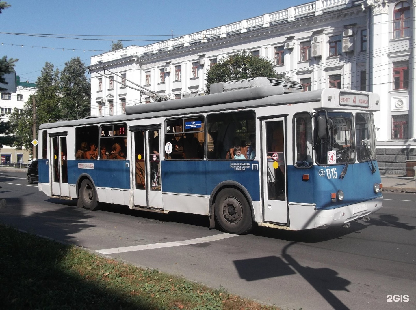 Маршрут 4 троллейбуса чебоксары. 2 Троллейбус Чебоксары. Великий Новгород троллейбус 4 2023. Чебоксары троллейбус 2006. Троллейбус 4.