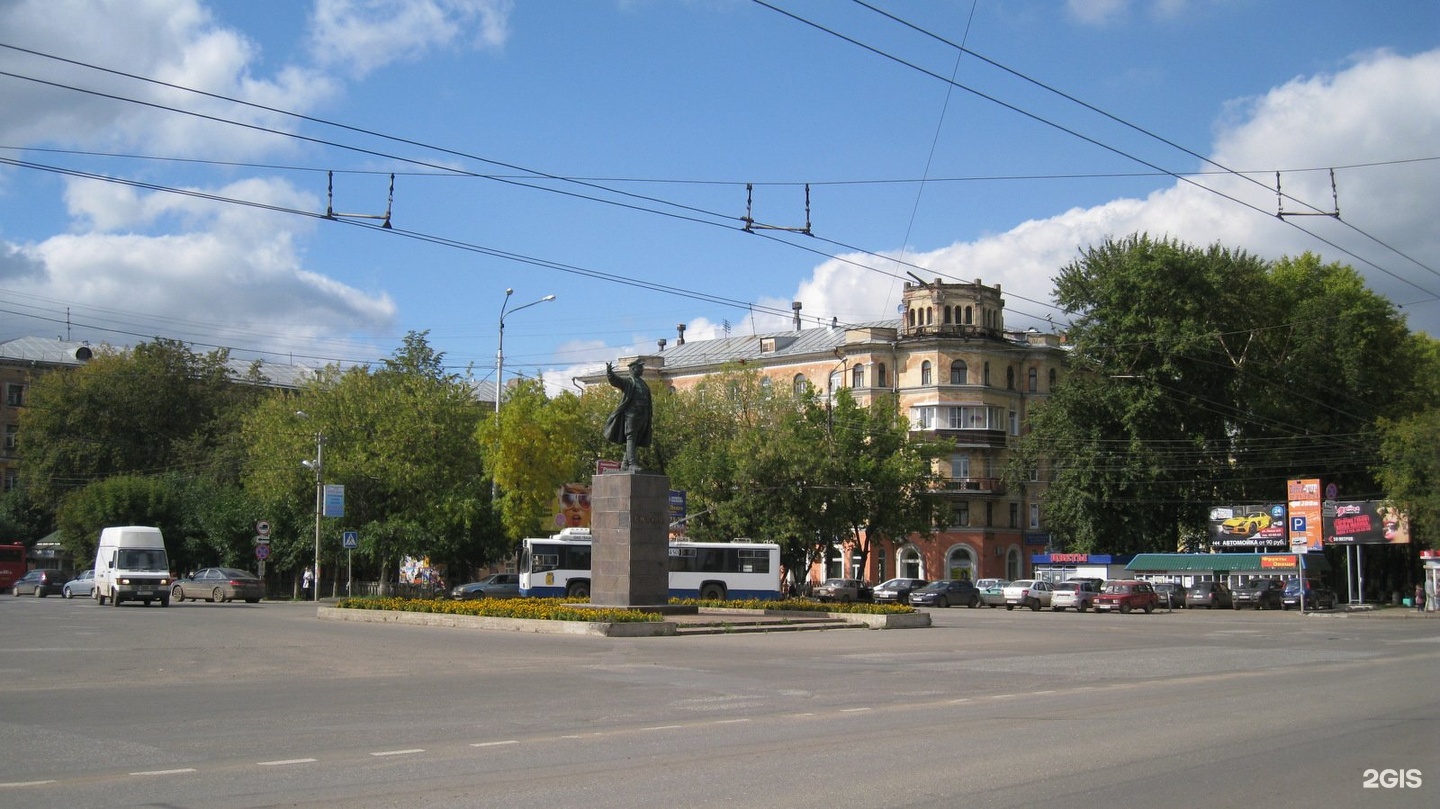 Площадь Лепсе Киров памятник