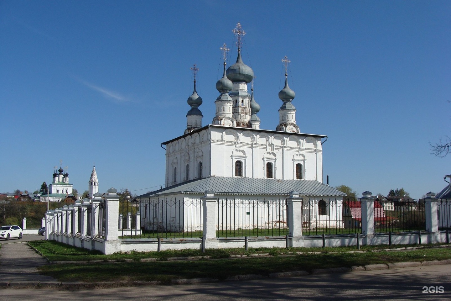 Куда сходить в суздале. Петропавловская Церковь Суздаль. Петропавловская и Никольская церкви Суздаль. Г. Суздаль. Петропавловская Церковь. Суздаль Церковь Петра и Павла.