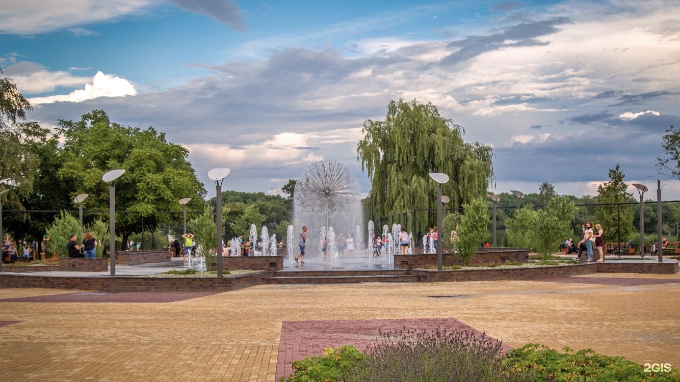 Славянская площадь фото. Славянская площадь Брянск. Набережная Брянск. Брянск новая набережная. Набережная Брянск фото.