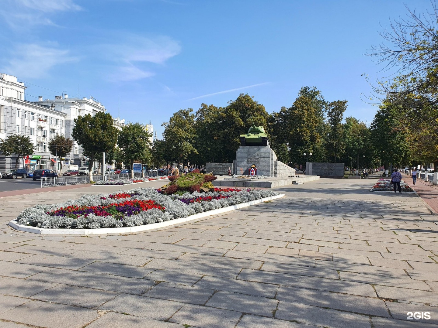 Фото сквера танкистов в орле