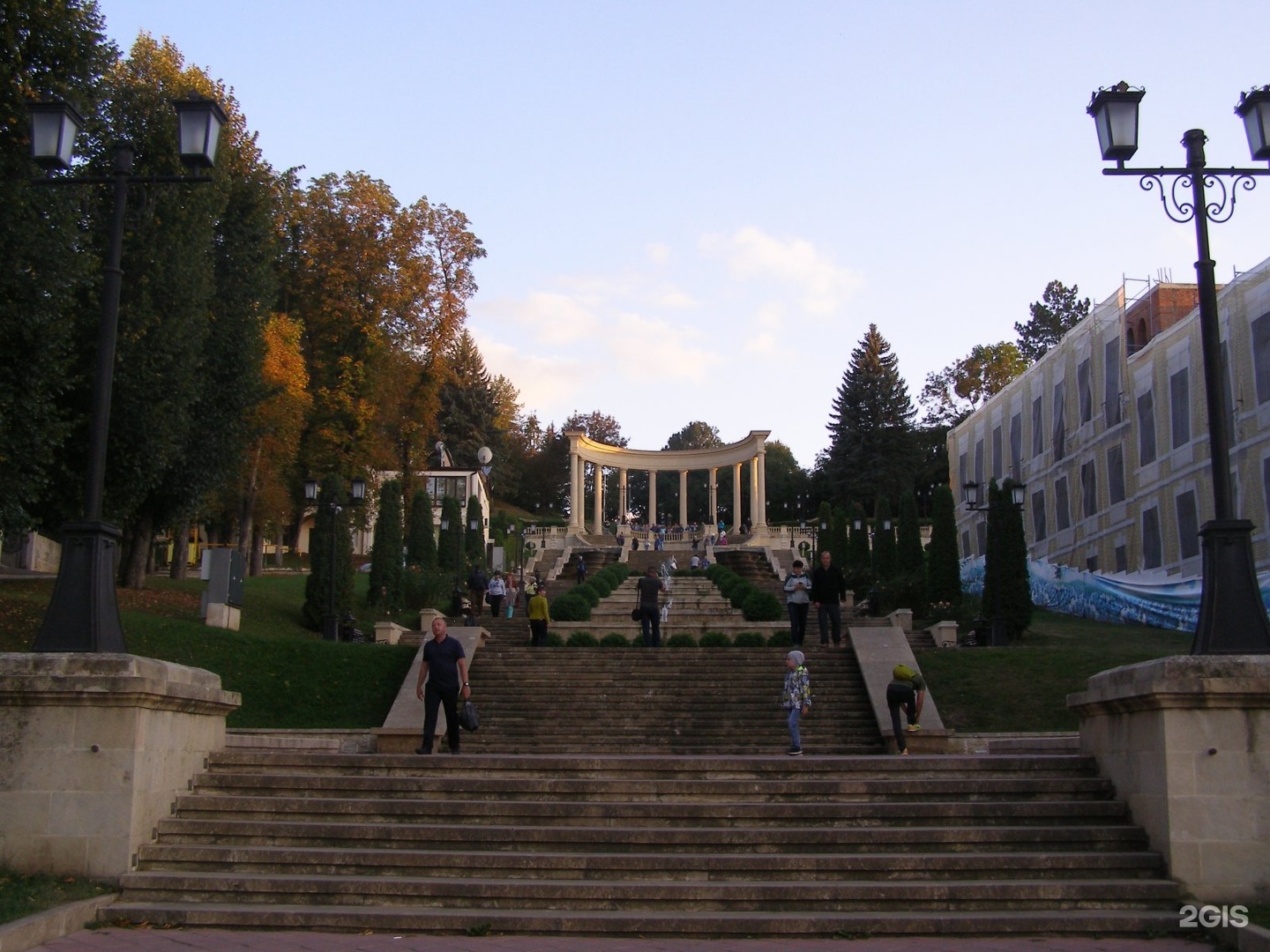 Кисловодский городской. Каскадная лестница Железноводск. Лестница Кисловодск 450 ступеней. Красивые лестницы Кисловодска. Кисловодск лестницы на улице.