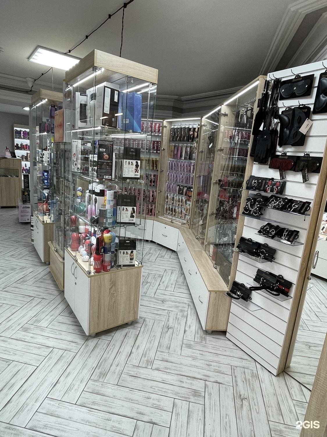 Анальды тығынмен жыныстық қатынасқа қараңыз