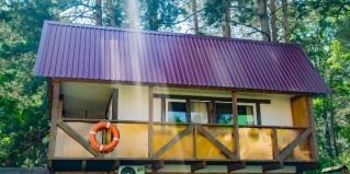 Озерное: Гостевой дом Манжерок