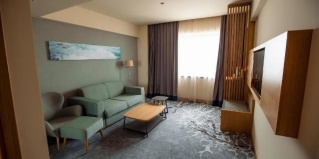 Актау: Отель Holiday Inn Aktau-Seaside