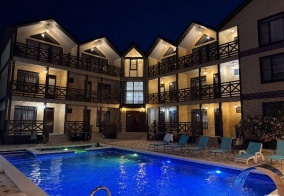 Гостевой дом Golden House Hotel в Пляхо