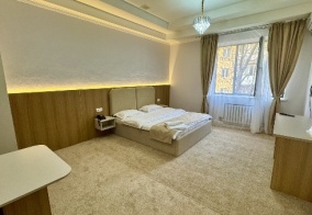 Отель Gold в Алматы