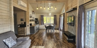 Озерное: Коттедж ЭндорфInn