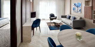 Dubai: Отель Movenpick Hotel Apartments Downtown Dubai