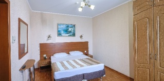 Геленджик: Коттедж Кипарис