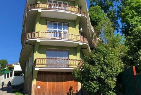 Лоо: Гостевой дом Династия