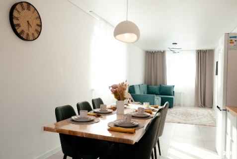 Карлушка: Апартаменты У Аэропорта