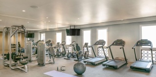Dubai: Отель Hyatt Place Dubai Wasl District