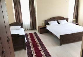 Отель Nomad hotel в Караколе
