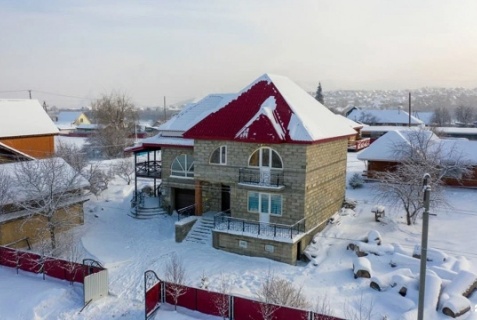 Белокуриха: Коттедж Красный городок