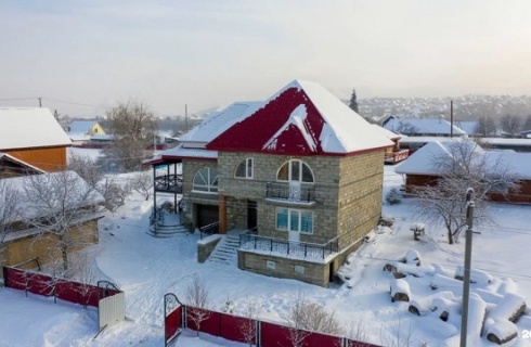 Белокуриха: Коттедж Красный городок