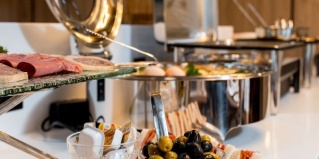 Шымкент: Отель Qazaq Hotel Premium