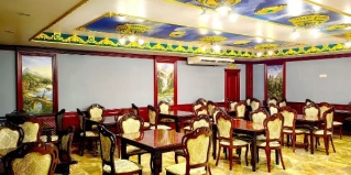 Хоста: Отель Золотой лотос